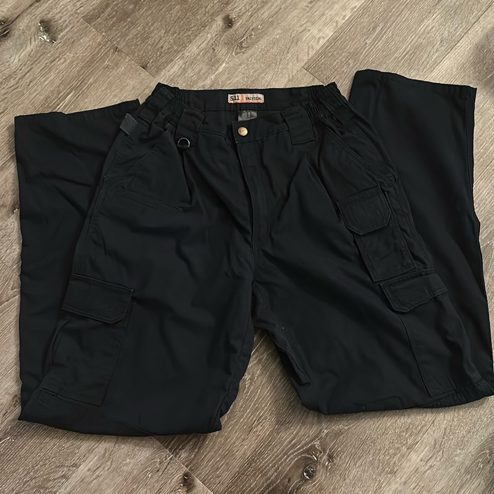Men’s 5.11 tactical pants - Navy blue - size 32x34 - great used condition